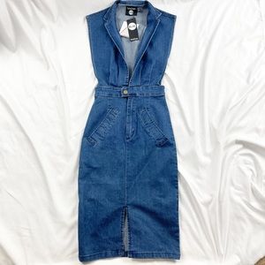 NWT Boohoo jean dress size 4